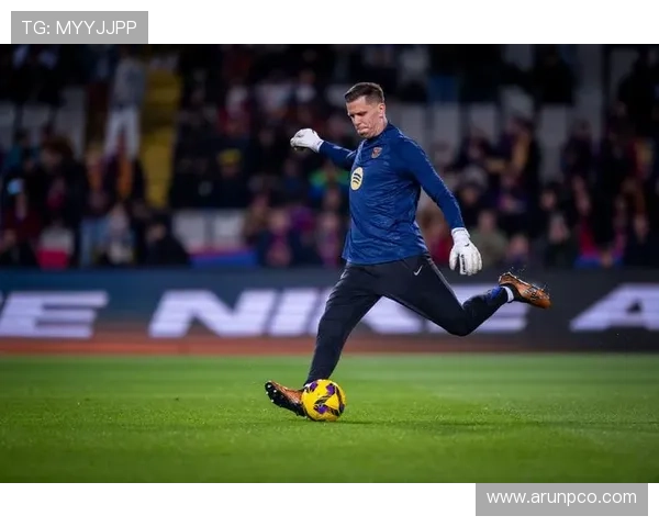 波兰名宿:无法理解什琴斯尼复出;从今天起不对巴萨感兴趣 波兰名宿:无法理解什琴斯尼复出;从今天起不对巴萨感兴趣